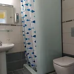 Queen Bay Apartment *