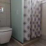 Queen Bay Apartment *
