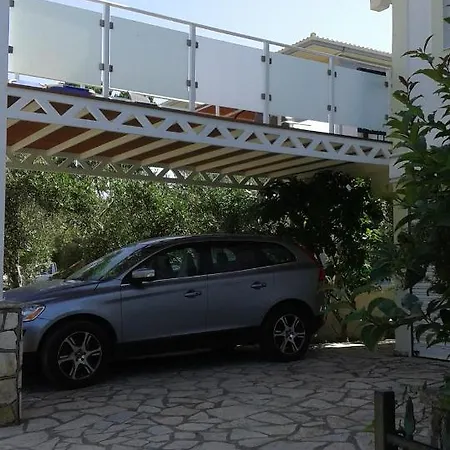 Queen Bay 바실리키