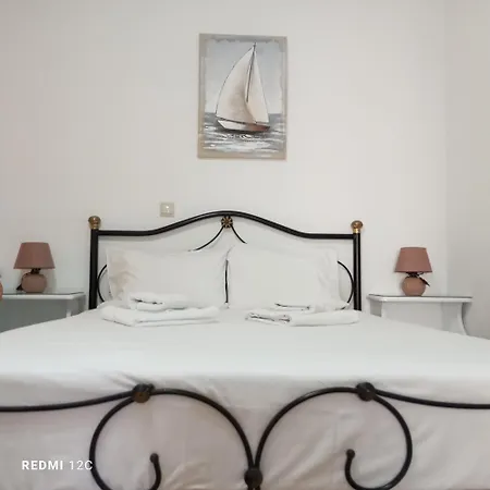 Queen Bay * فاسيليكي