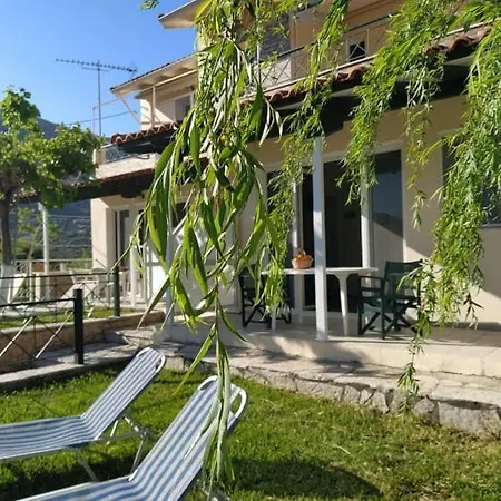 Queen Bay Apartment