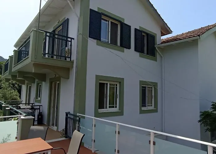 Queen Bay Apartman Vaszilikí